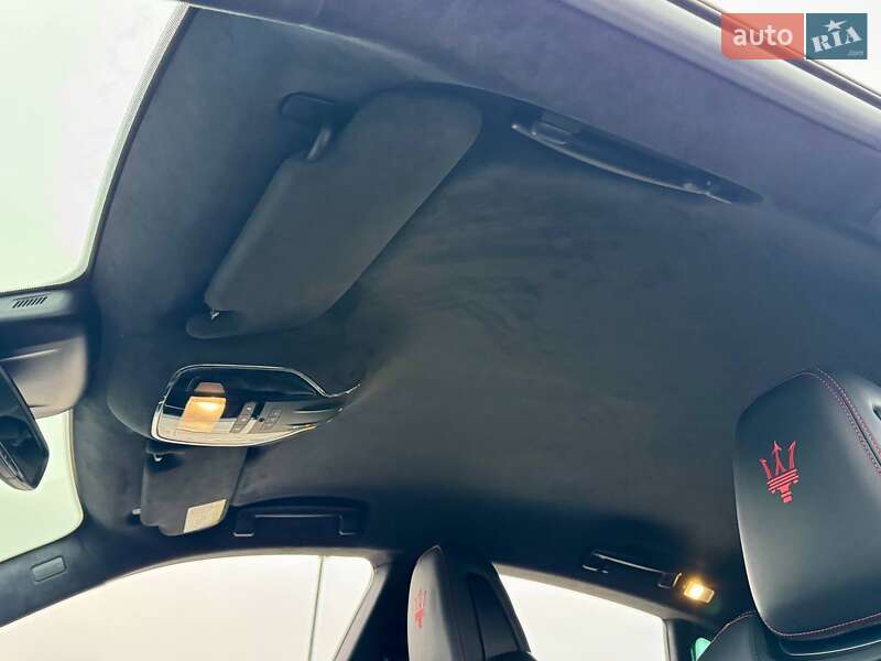 Внедорожник / Кроссовер Maserati Levante 2018 в Киеве фото 32 Внедорожник / Кроссовер Maserati Levante 2018 в Киеве