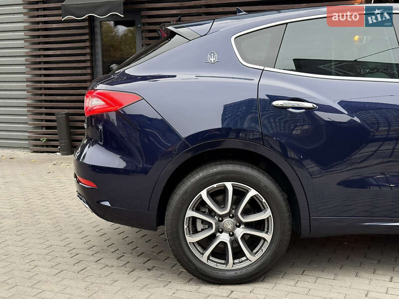 Внедорожник / Кроссовер Maserati Levante 2018 в Киеве