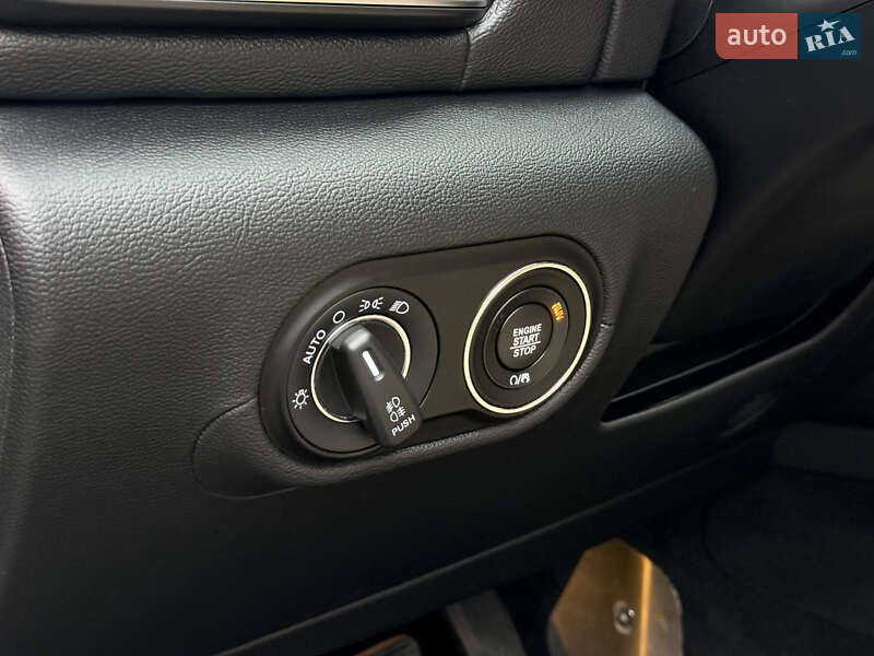 Внедорожник / Кроссовер Maserati Levante 2018 в Киеве