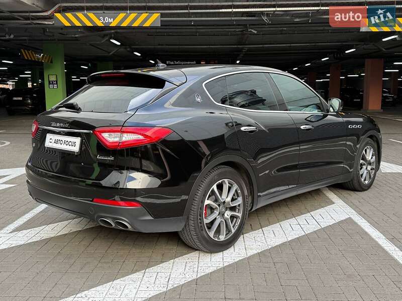Внедорожник / Кроссовер Maserati Levante 2017 в Киеве