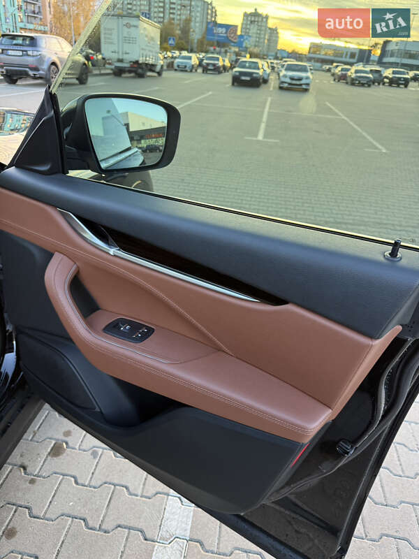 Внедорожник / Кроссовер Maserati Levante 2018 в Киеве