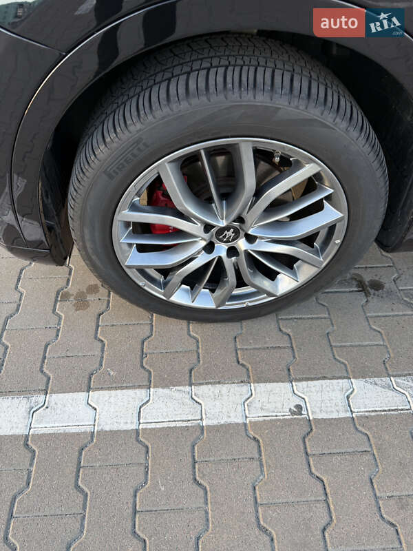 Внедорожник / Кроссовер Maserati Levante 2018 в Киеве