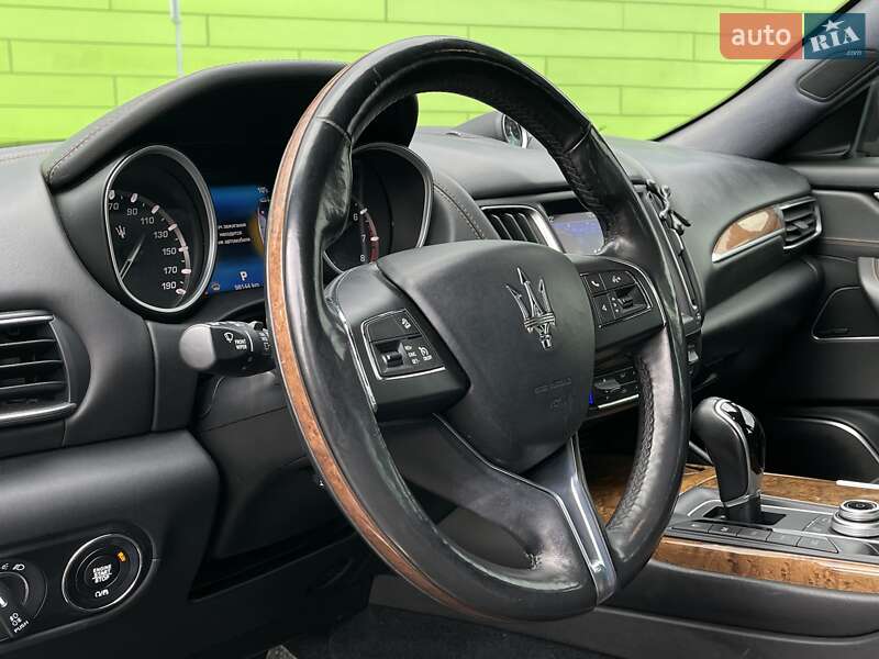 Внедорожник / Кроссовер Maserati Levante 2017 в Киеве фото 11 Внедорожник / Кроссовер Maserati Levante 2017 в Киеве