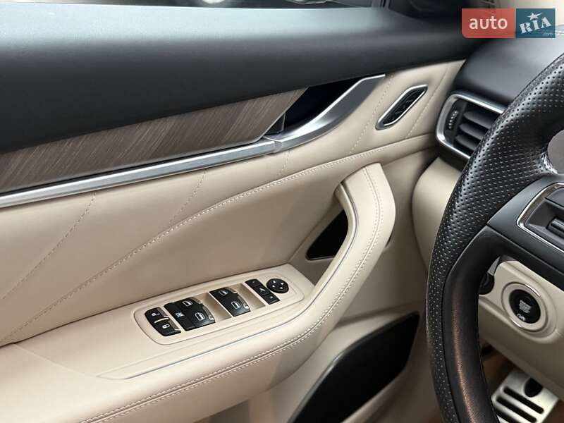 Позашляховик / Кросовер Maserati Levante 2019 в Києві