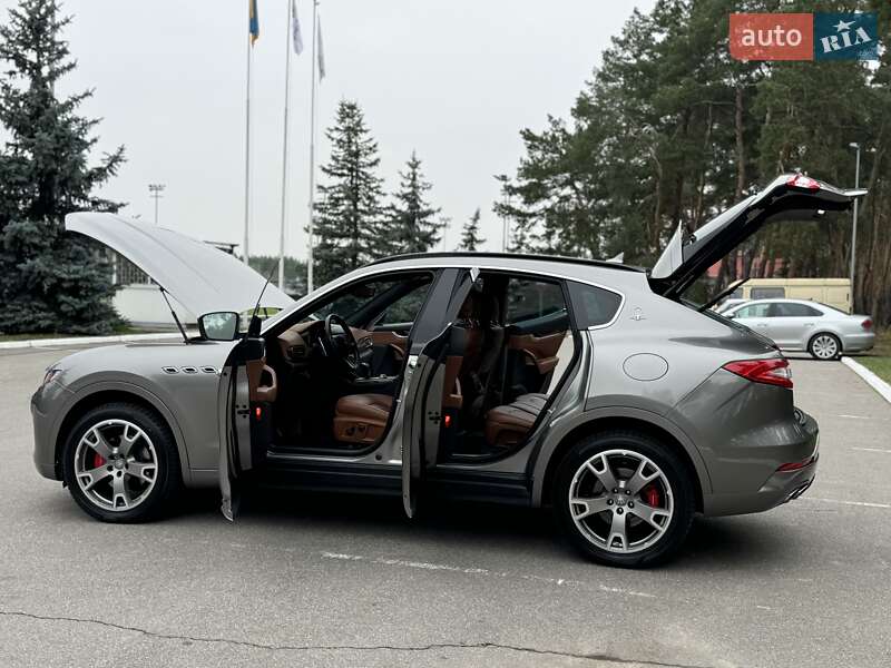 Позашляховик / Кросовер Maserati Levante 2017 в Києві