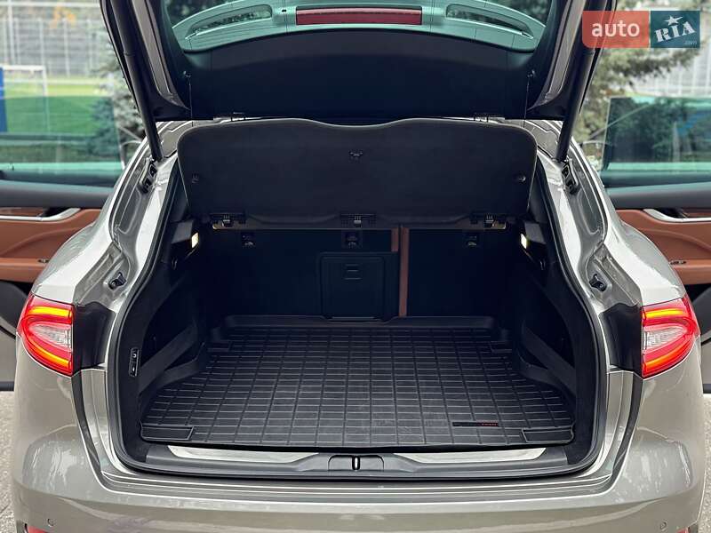 Позашляховик / Кросовер Maserati Levante 2017 в Києві