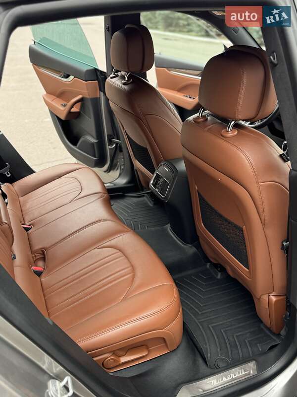 Позашляховик / Кросовер Maserati Levante 2017 в Києві