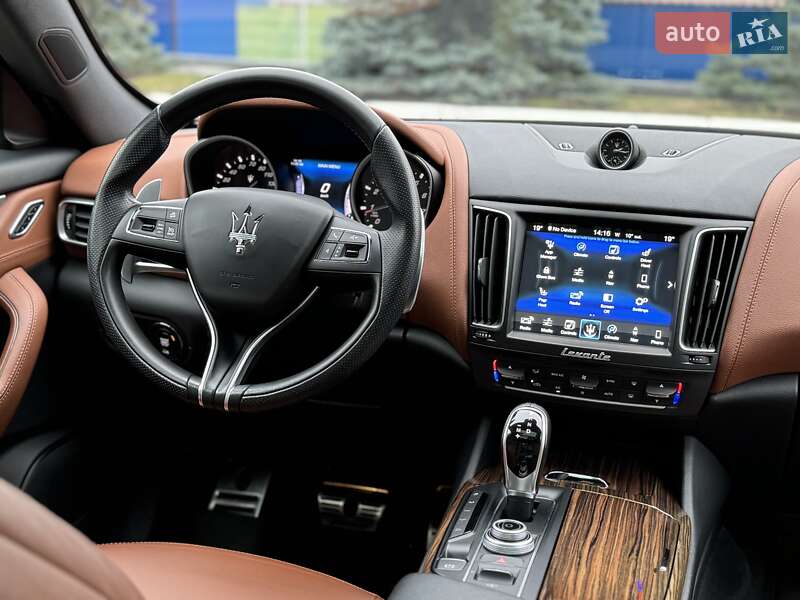 Позашляховик / Кросовер Maserati Levante 2017 в Києві