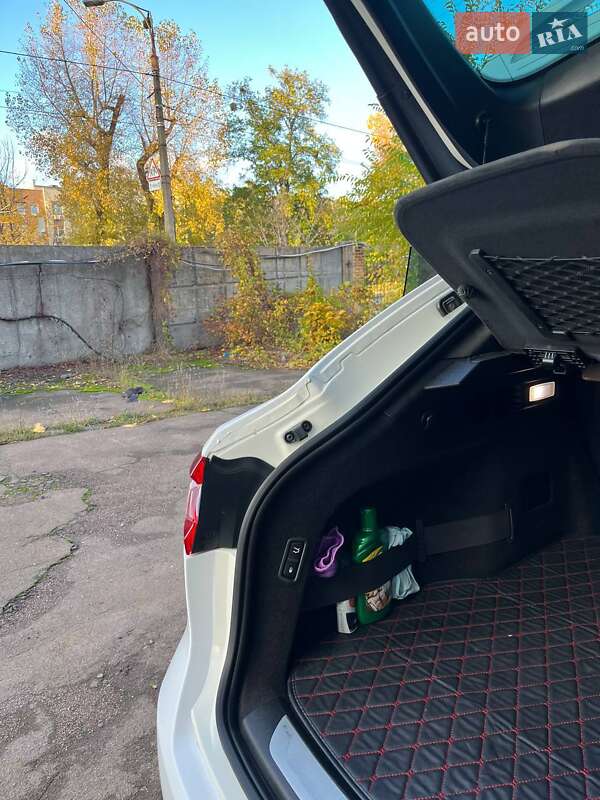 Позашляховик / Кросовер Maserati Levante 2016 в Києві