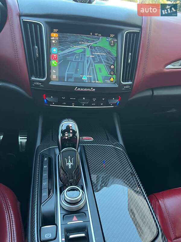 Позашляховик / Кросовер Maserati Levante 2016 в Києві