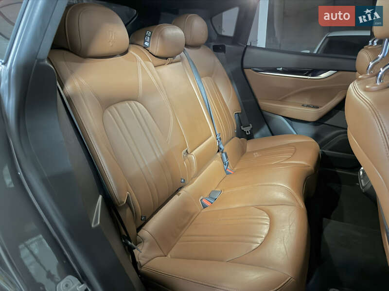Внедорожник / Кроссовер Maserati Levante 2016 в Днепре