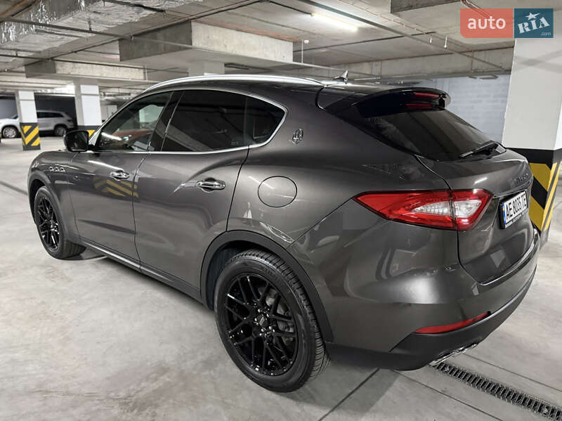 Внедорожник / Кроссовер Maserati Levante 2016 в Днепре