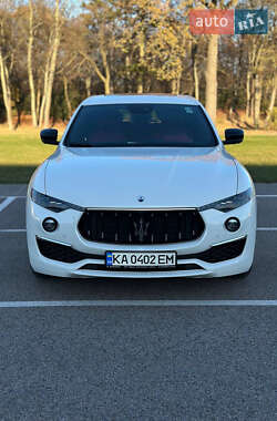 Внедорожник / Кроссовер Maserati Levante 2021 в Киеве
