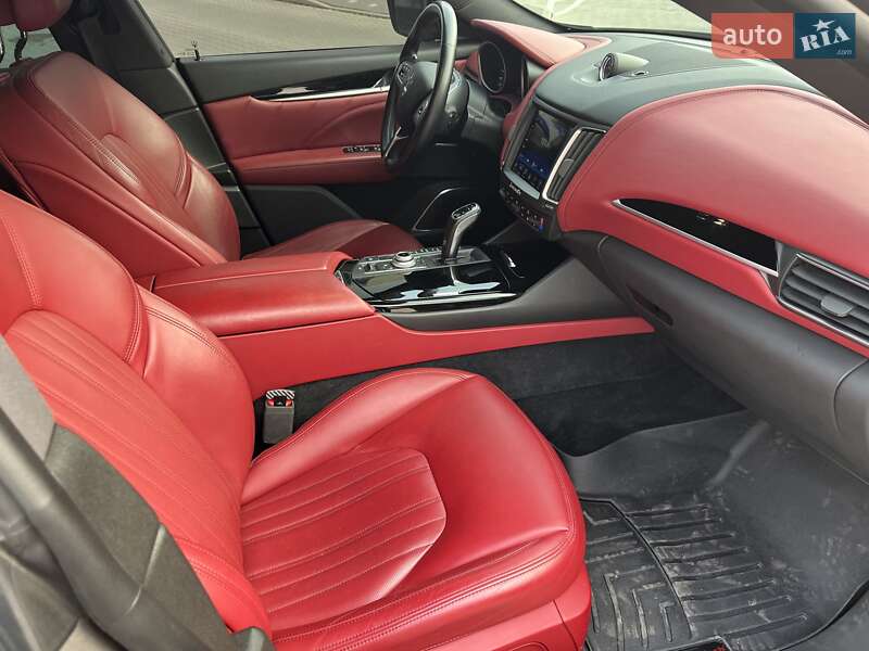 Внедорожник / Кроссовер Maserati Levante 2019 в Тернополе
