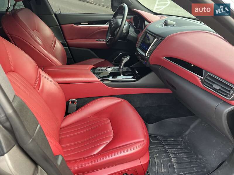Внедорожник / Кроссовер Maserati Levante 2019 в Тернополе