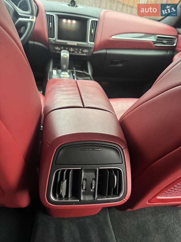 Позашляховик / Кросовер Maserati Levante 2019 в Харкові