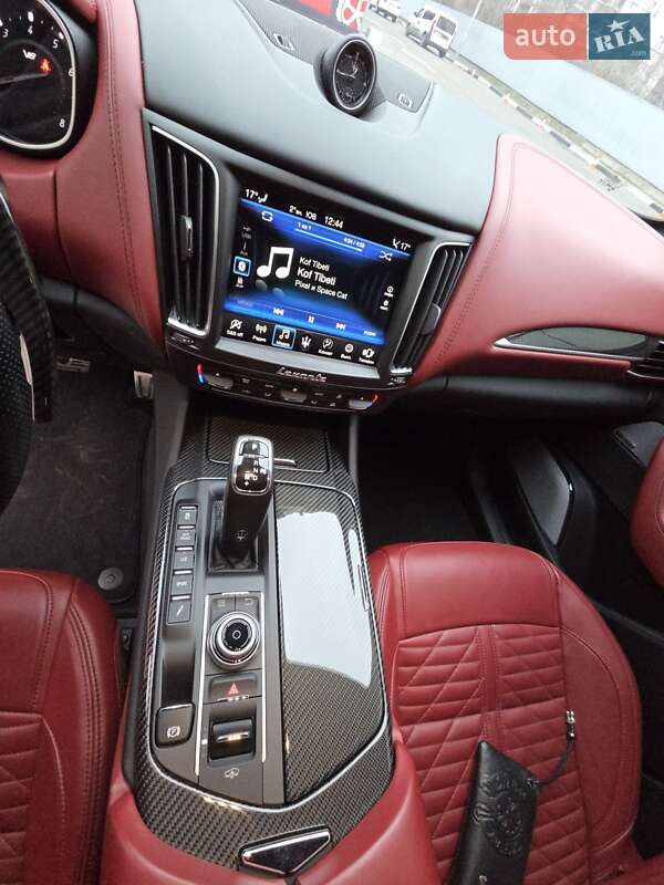 Позашляховик / Кросовер Maserati Levante 2018 в Києві