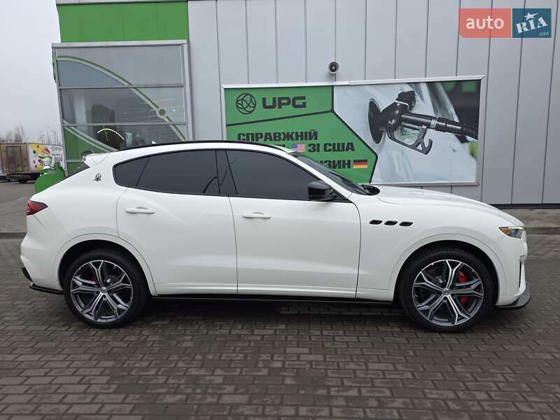 Позашляховик / Кросовер Maserati Levante 2018 в Києві