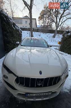 Позашляховик / Кросовер Maserati Levante 2017 в Обухові