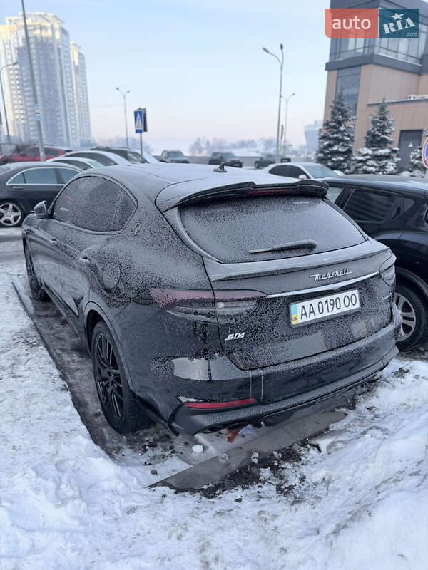 Внедорожник / Кроссовер Maserati Levante 2020 в Киеве