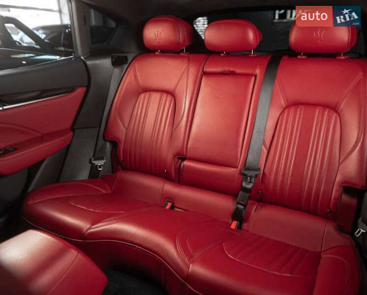 Внедорожник / Кроссовер Maserati Levante 2017 в Одессе