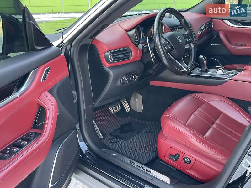 Внедорожник / Кроссовер Maserati Levante 2018 в Киеве