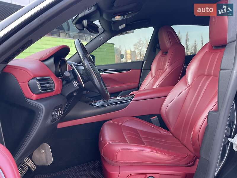 Внедорожник / Кроссовер Maserati Levante 2018 в Киеве