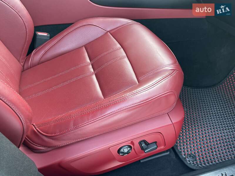 Внедорожник / Кроссовер Maserati Levante 2018 в Киеве