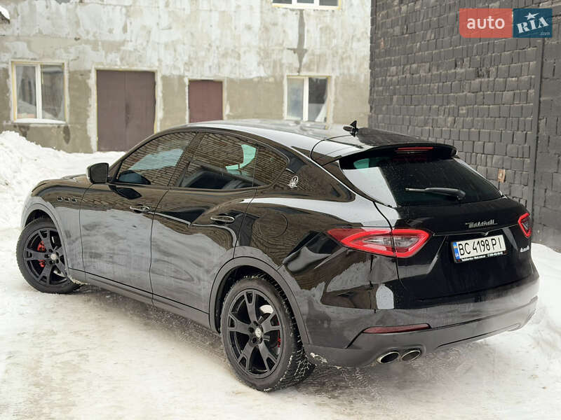 Внедорожник / Кроссовер Maserati Levante 2016 в Киеве фото 3 Внедорожник / Кроссовер Maserati Levante 2016 в Киеве