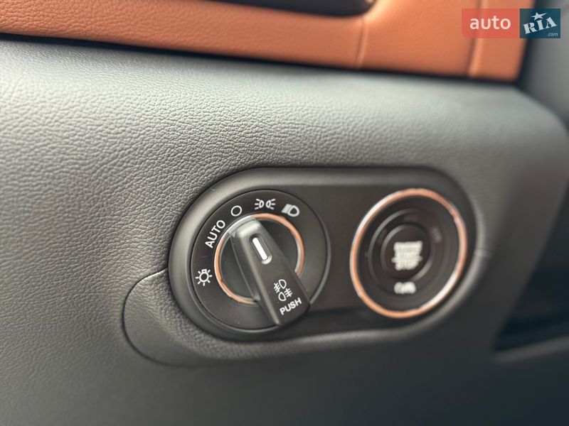 Позашляховик / Кросовер Maserati Levante 2017 в Києві