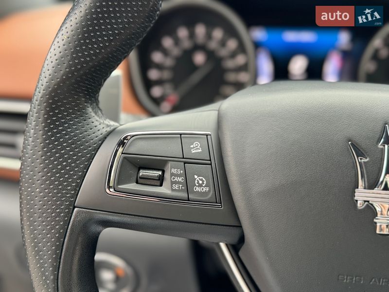 Позашляховик / Кросовер Maserati Levante 2017 в Києві