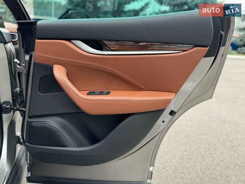 Позашляховик / Кросовер Maserati Levante 2017 в Києві