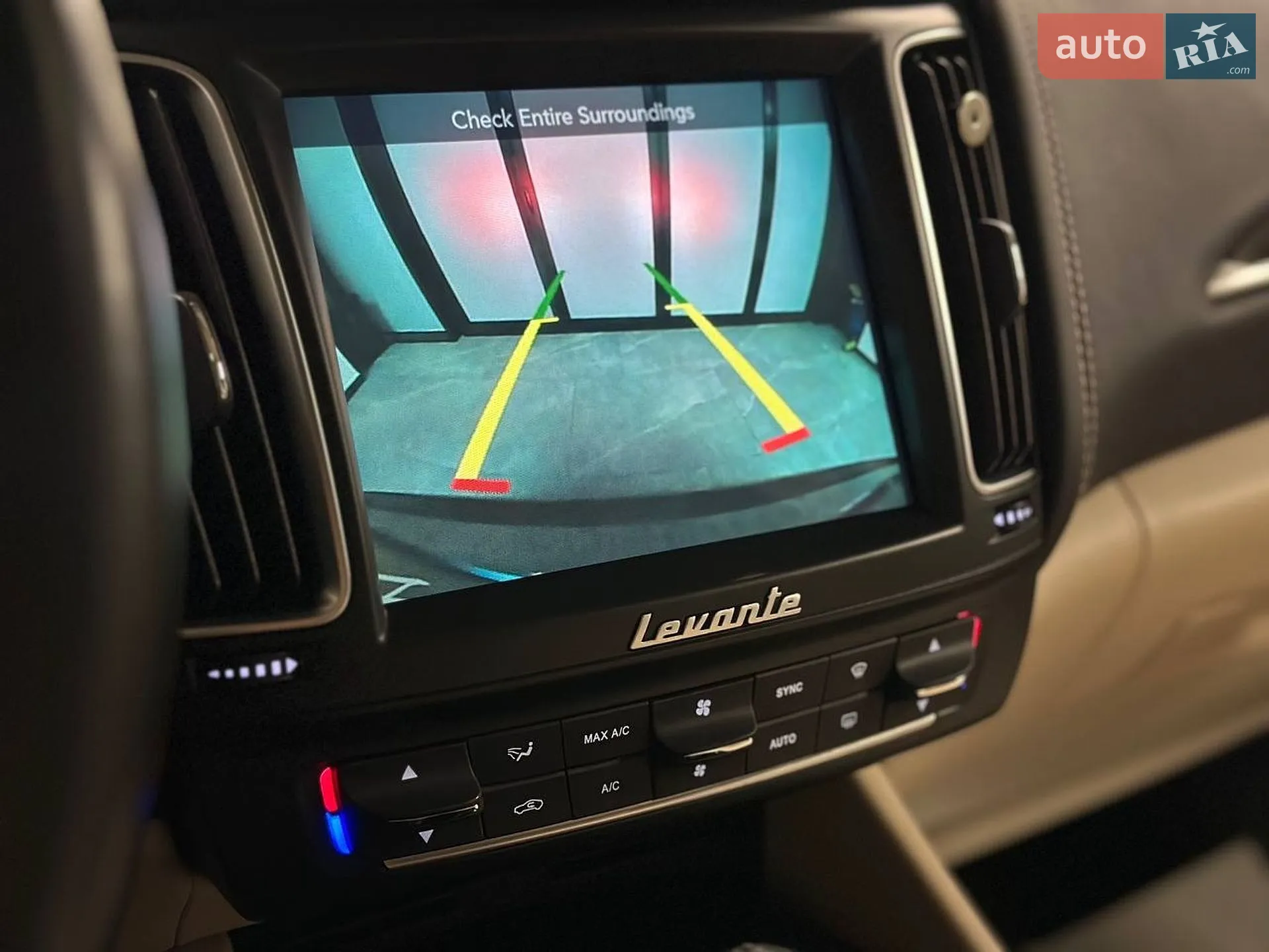2017 Maserati Levante - мініатюра 24