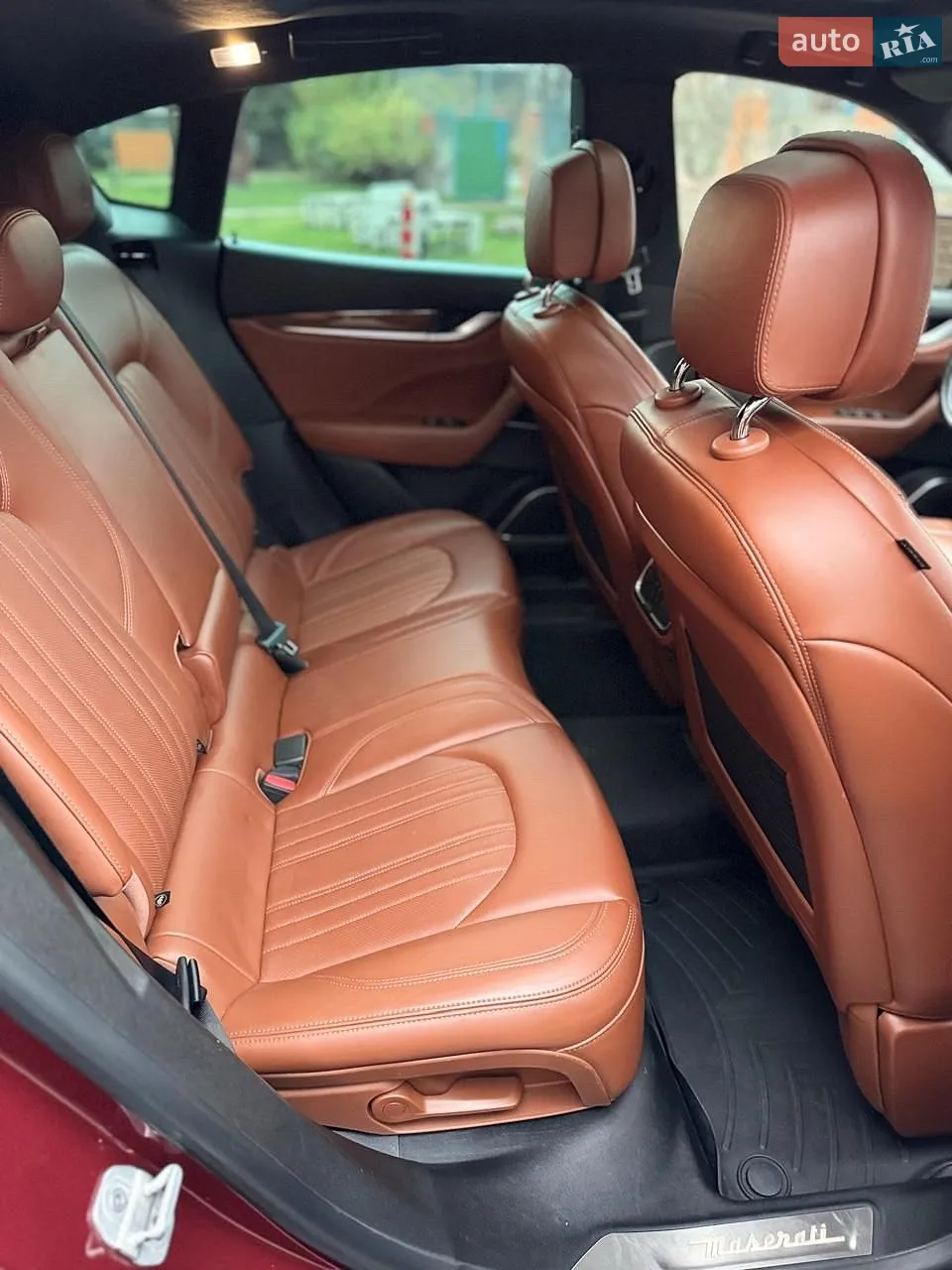 2016 Maserati Levante - мініатюра 12