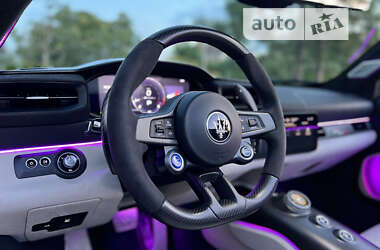 Родстер Maserati MC20 2023 в 
