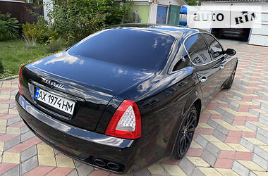 Седан Maserati Quattroporte 2004 в Сумах