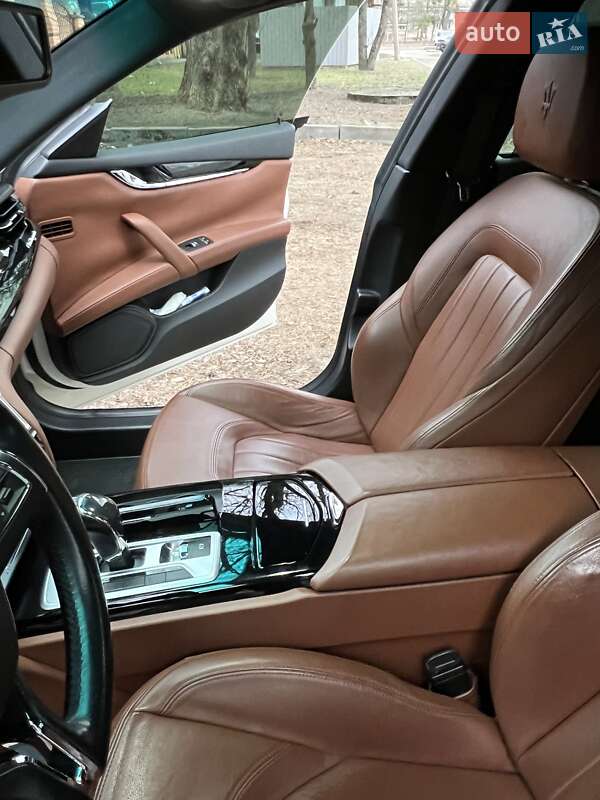Седан Maserati Quattroporte 2014 в Киеве фото 17 Седан Maserati Quattroporte 2014 в Киеве