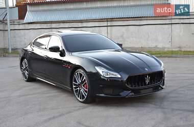 Седан Maserati Quattroporte 2015 в Киеве