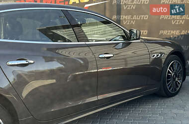 Седан Maserati Quattroporte 2013 в 