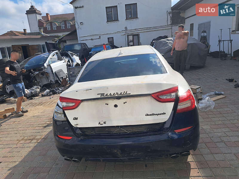 Седан Maserati Quattroporte 2014 в Львове