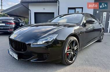 Седан Maserati Quattroporte 2014 в Львове