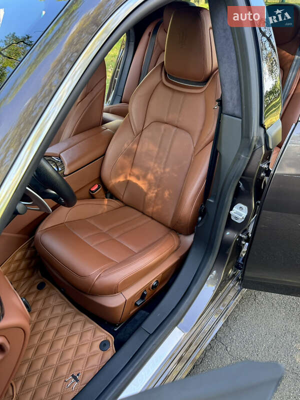 Седан Maserati Quattroporte 2018 в Киеве