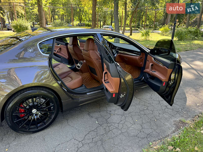 Седан Maserati Quattroporte 2018 в Киеве