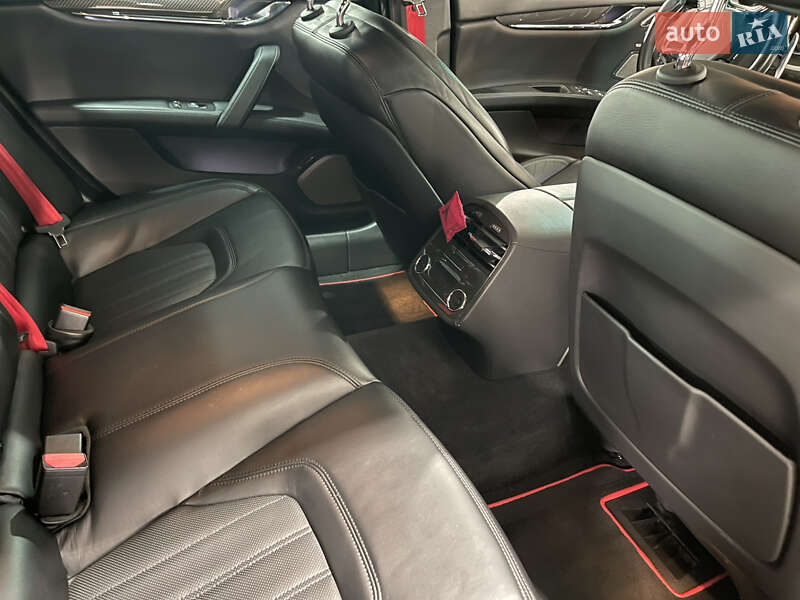 Седан Maserati Quattroporte 2013 в Киеве фото 28 Седан Maserati Quattroporte 2013 в Киеве