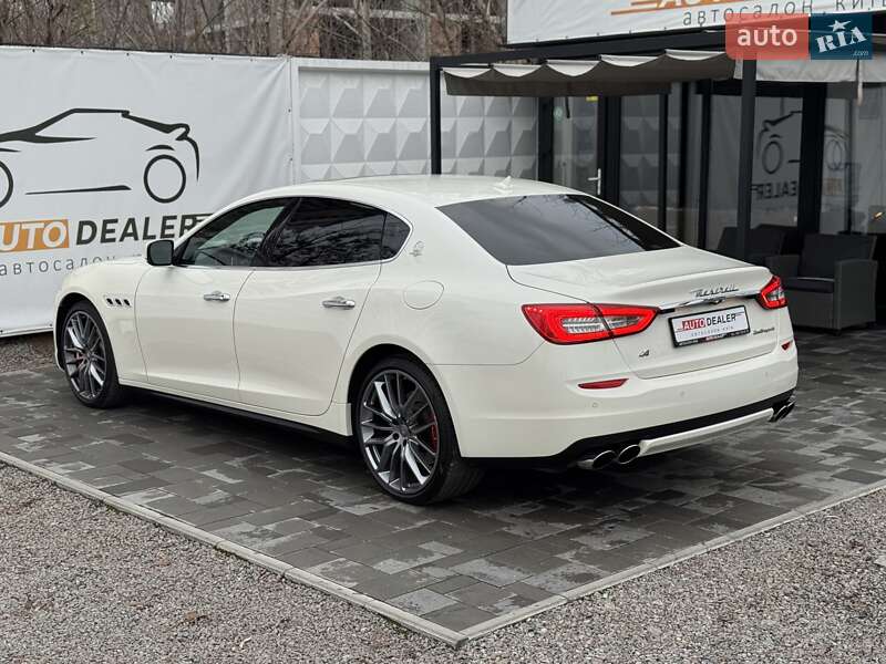 Седан Maserati Quattroporte 2015 в Киеве
