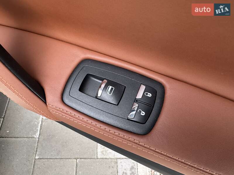 Седан Maserati Quattroporte 2015 в Киеве