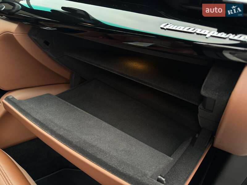 Седан Maserati Quattroporte 2015 в Киеве