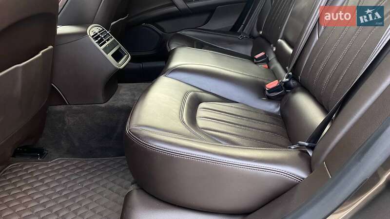 Седан Maserati Quattroporte 2013 в Виннице