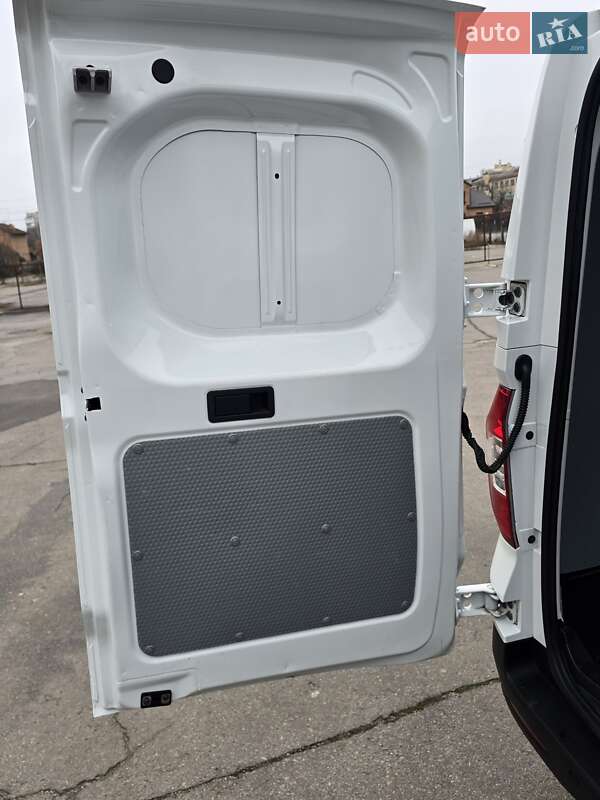 Вантажний фургон Maxus e-Deliver 3 2023 в Вінниці фото 20 Вантажний фургон Maxus e-Deliver 3 2023 в Вінниці