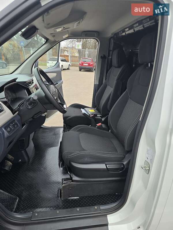 Вантажний фургон Maxus e-Deliver 3 2023 в Вінниці фото 28 Вантажний фургон Maxus e-Deliver 3 2023 в Вінниці